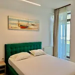 Blue Marine Summerland Apartments